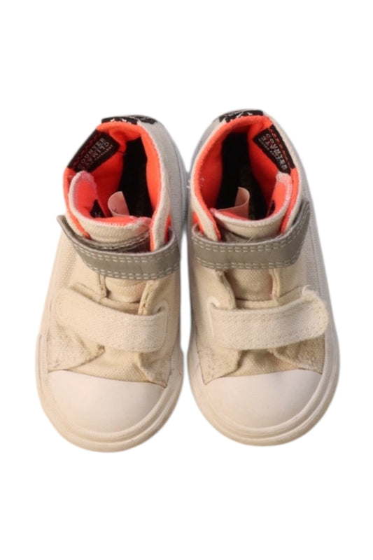 Converse High Top Sneakers EU22